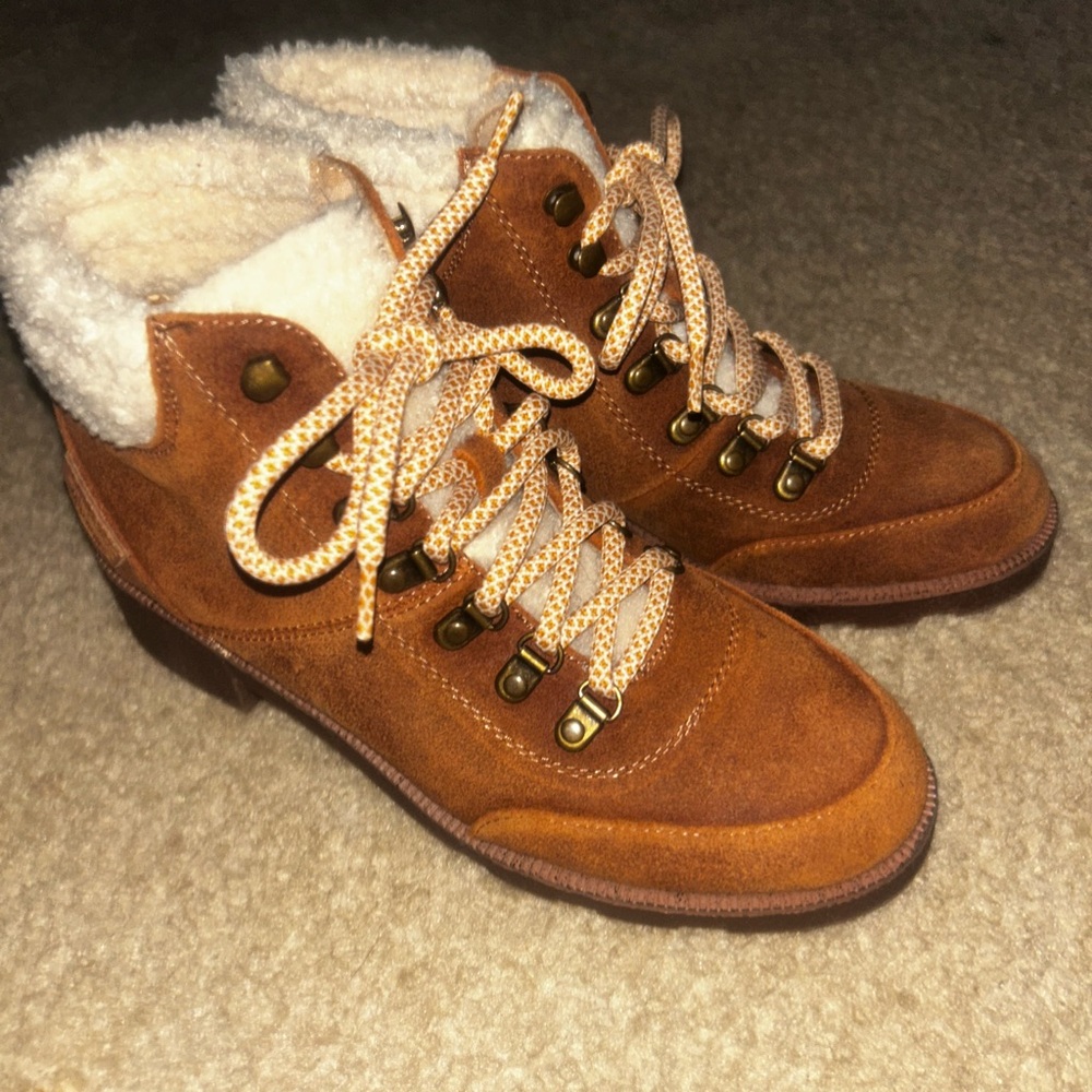 Dr. Scholl's Cognac Brown Suede Winter Ankle Boots